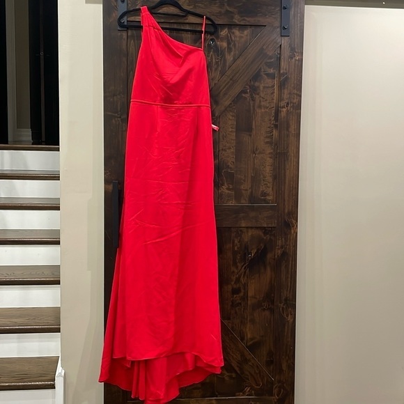 Mac Duggal One-Shoulder Jersey Mermaid Gown
Ieena Mac Duggal 10 - Picture 4 of 7